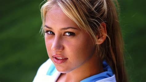 Les photos de la belle Anna Kournikova : toute sa carrière en。